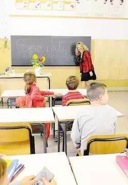 Scuole, tra 16 giorni si parte
Ma su prof e supplenti  è il caos