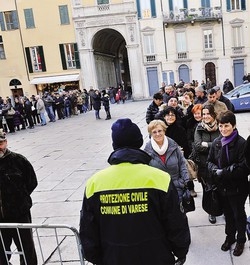 Sessantamila fedeli a Varese
Tutti in coda per il Papa santo