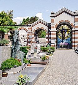 Smontano fluviali e portavasi
Ma il blitz al cimitero fa flop