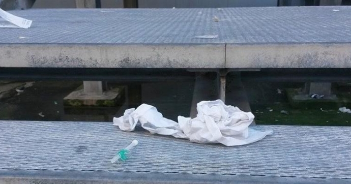 Spunta una siringa a teatro
«Ormai il degrado è totale»
