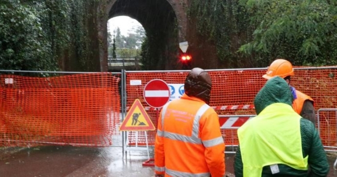 «Strada chiusa per una settimana»
La pioggia mette in ginocchio la viabilità