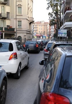 Svolta per via Sant’Imerio
partono i lavori salva-muro