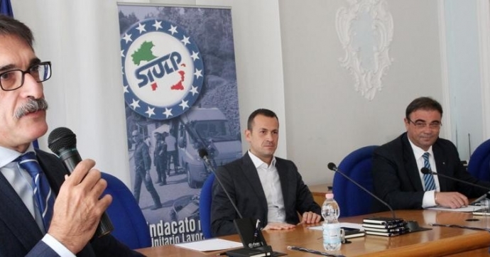 Taser e peperoncino
Il Siulp trova “nuove armi”