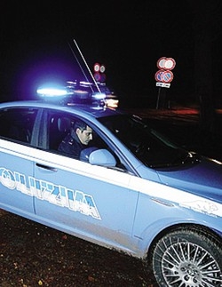 Tentano il furto all’autolavaggio
Il titolare “spara”. Poi le prende