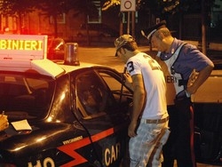 Ubriachi fanno rissa in strada
Con la volante l’alcol evapora