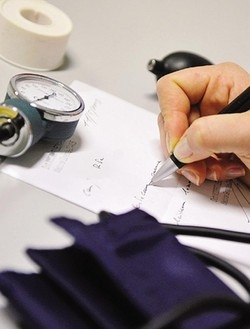 Un bidello su cinque
non può far le pulizie
E la scuola  si sporca