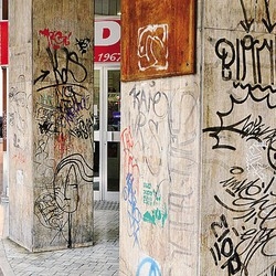 Una “colata” di graffiti
Ecco il regno dei vandali