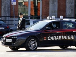 Usa una bambina di quattro anni
per chiedere l’elemosina