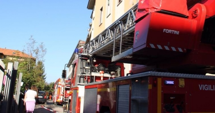 Varese, appartamento in fiamme