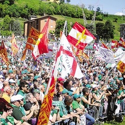 Varese incorona Salvini
«È lui l’erede di Bossi»