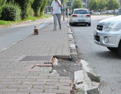 Via Manin  zoppica
E si può far male