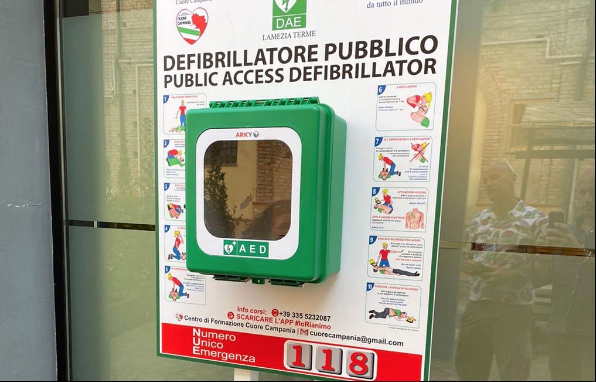 Uomo colpito da infarto, lo salvano i figli con il defibrillatore della ...