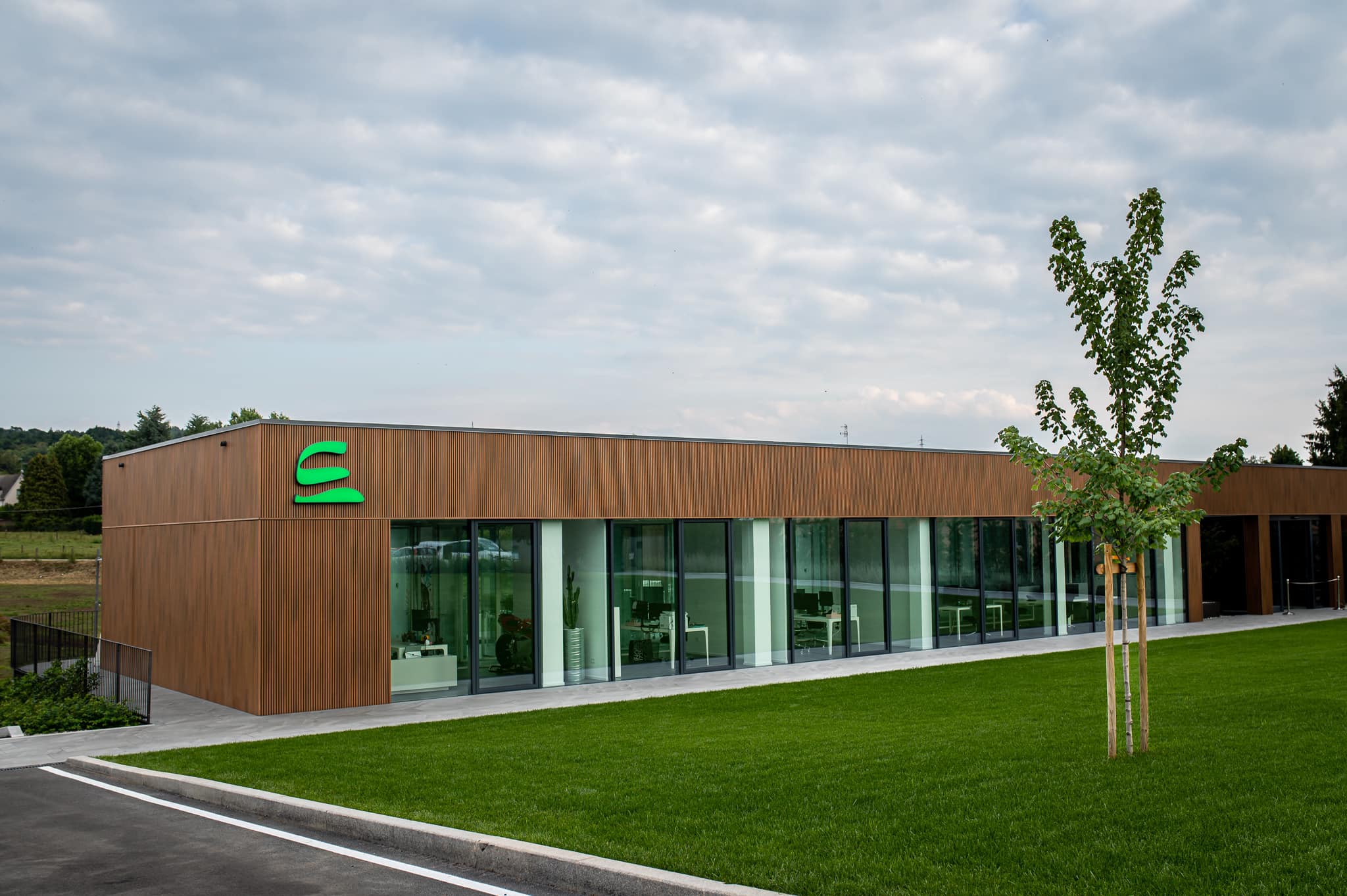 La Enrico Colombo spa di Sesto Calende apre la nuova sede e guarda