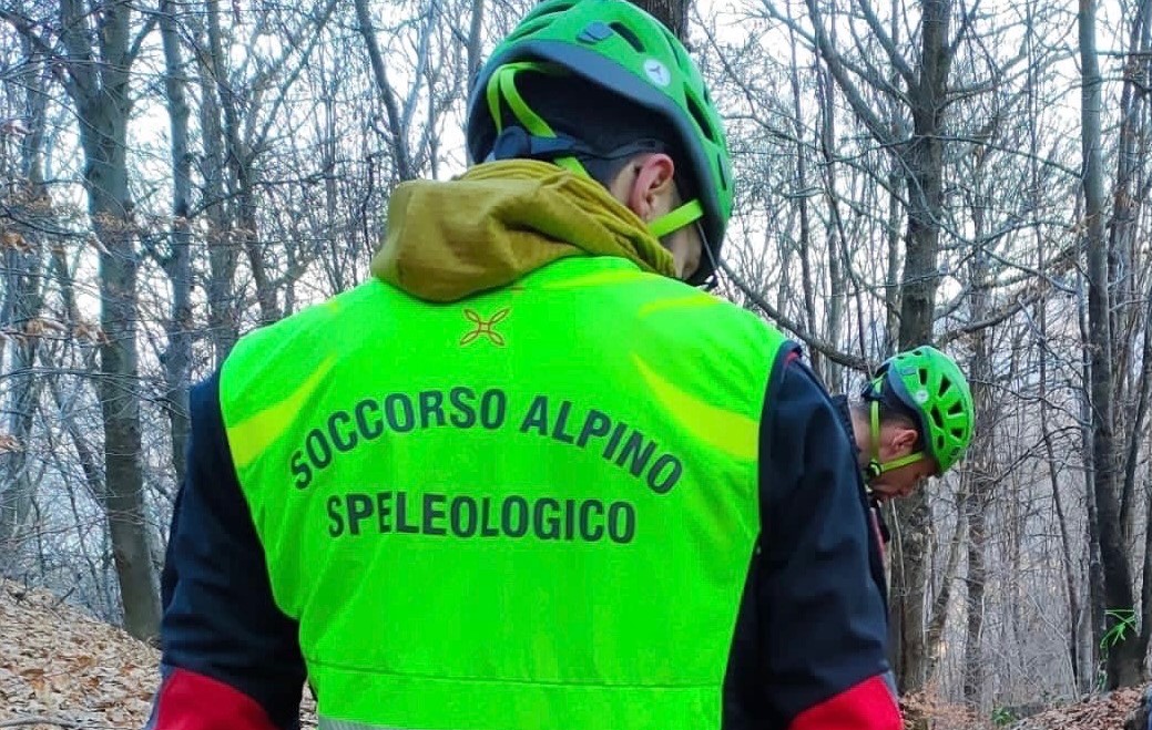 Monte Bianco, alpinista italiano morto per caduta di pietre durante un ...