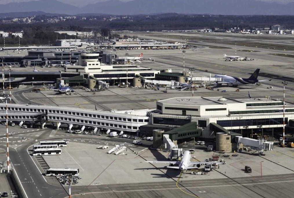 Malpensa paralizzata dal maltempo: temporale dirotta 27 voli e provoca ...