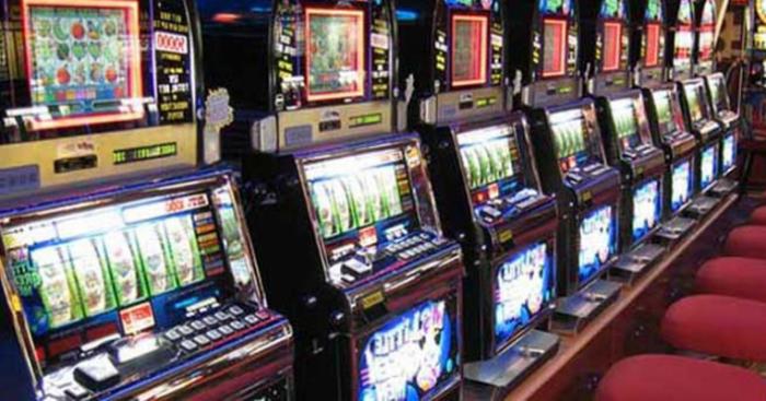 Gioco d’azzardo, nel Varesotto spesi due miliardi nel 2025: a Castronno le storie della dipendenza
