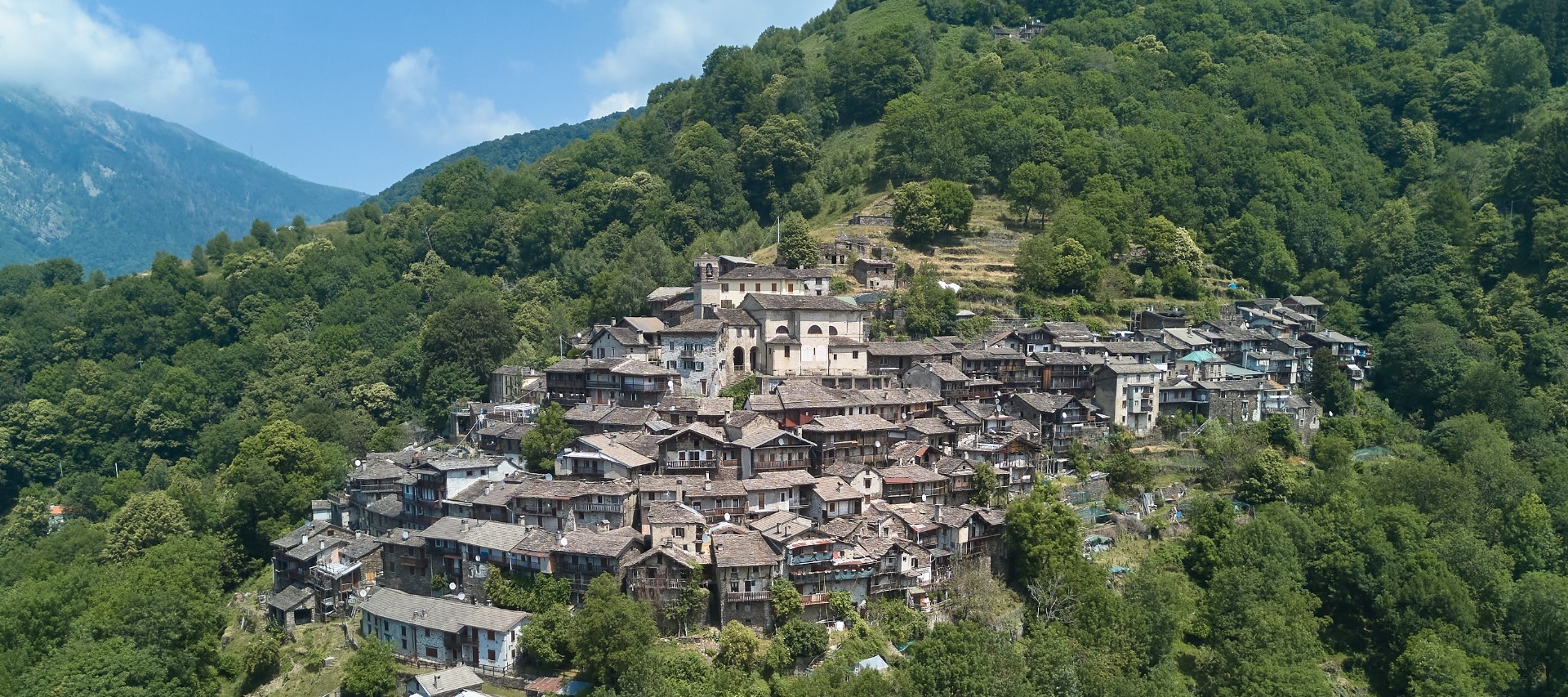 Alla Scoperta Di Curiglia Con Monteviasco Il Borgo Sospeso Tra Cielo E 