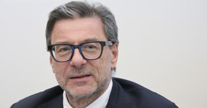 Zeiss apre le porte al ministro Giorgetti: a Castiglione Olona il confronto sul futuro dell’industria