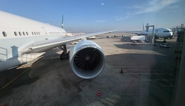 Caldo record a Malpensa, Sea corre ai ripari: turni rimodulati, acqua e giubbotti refrigeranti per chi lavora sulle piste