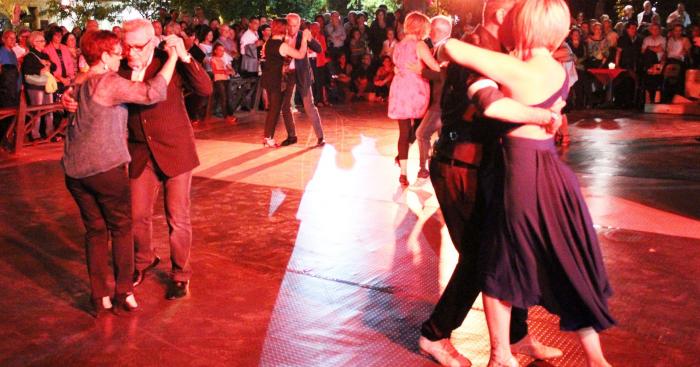 Cedrate si prepara a ballare sotto le stelle: serata di musica e danza in piazza Cardinal Martini