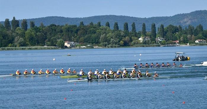 Il lago di Varese capitale mondiale del canottaggio: oltre 150 atleti d’élite scelgono il campo di allenamento varesino