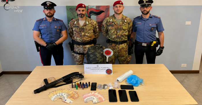 Spaccio nei boschi di Vergiate, arrestato pusher marocchino armato di fucile a pompa