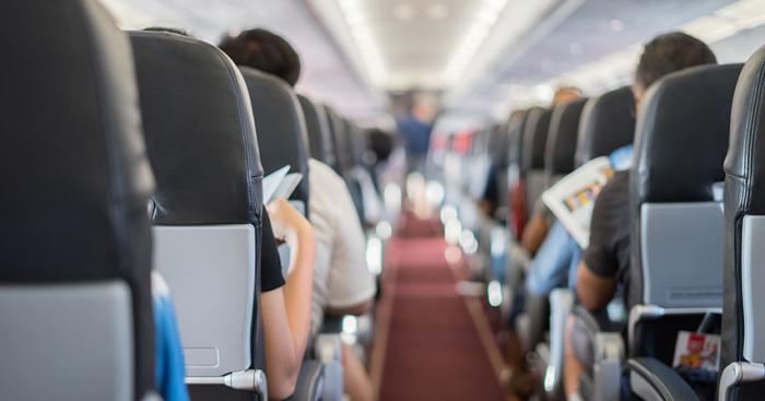 Voli aerei, l’Europa cambia le regole: più diritti per i passeggeri e stop ai costi nascosti