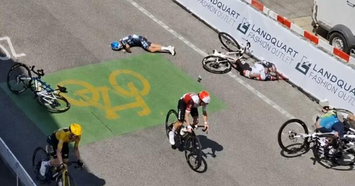Paura al Tour de Suisse: grave caduta per Urska Zigart, fidanzata di Pogacar