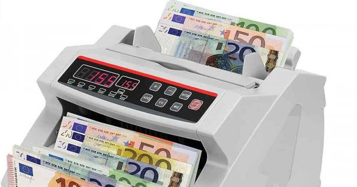 Diamanti e lingotti d’oro nascosti in auto: fermato gioielliere al confine di Brogeda