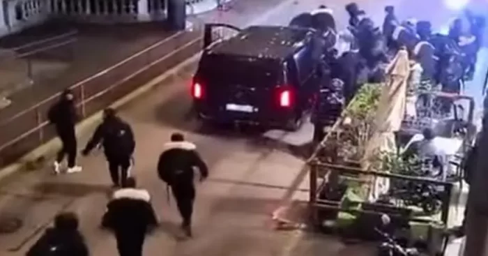 Via Como trasformata in set per un videoclip trap: chiuse le indagini, tre giovani denunciati per le armi