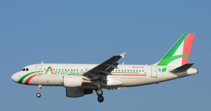 Emergenza in volo, aereo rientra a Malpensa subito dopo il decollo: atterraggio senza conseguenze