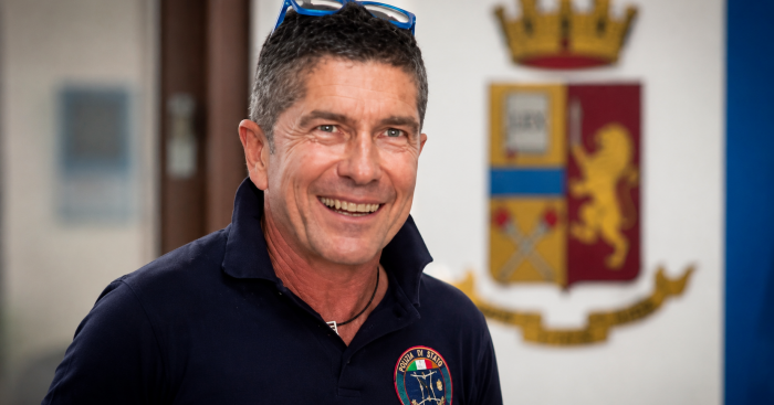 Dopo 41 anni di servizio saluta la Polizia: l’addio di Pietro Modde, volto storico della Questura di Varese
