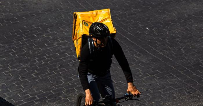Sciopero dei rider contro il caldo: stop alle consegne in diverse città italiane
