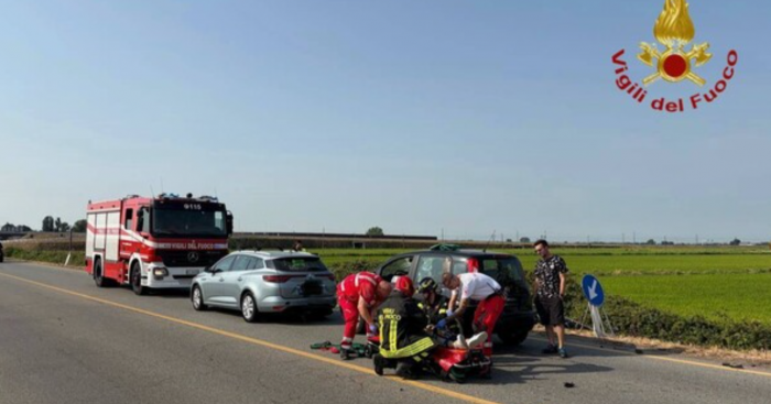 Tamponamento fra tre auto sulla statale 229: un ferito grave trasportato in ospedale