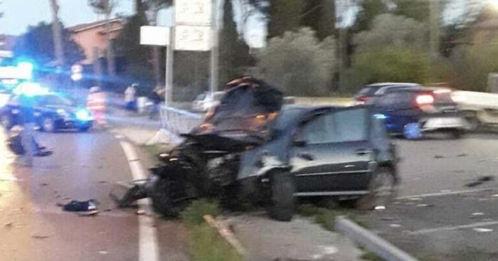Auto contro una colonnina Enel: incidente nella notte, blackout a Lurate Caccivio