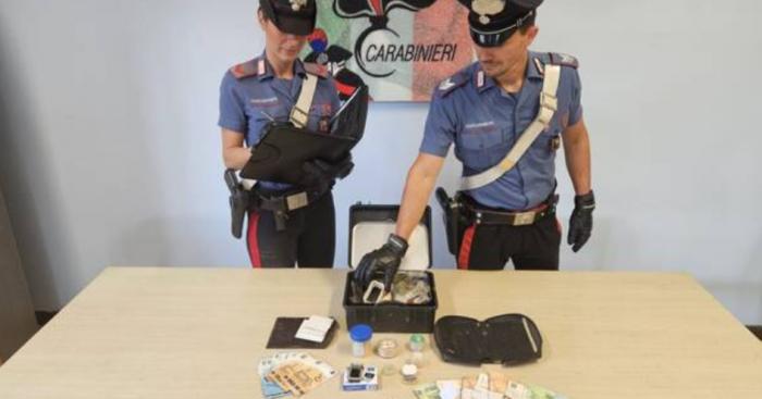 Avevano 130 grammi di droga sintetica in auto, due uomini arrestati dai carabinieri a Gallarate