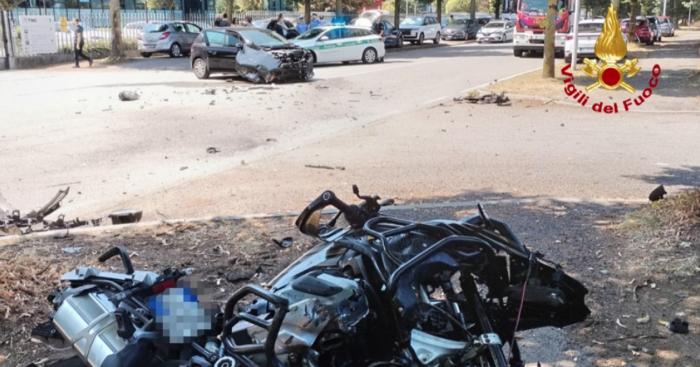 Scontro auto-moto a Busto Arsizio, ferito un centauro di 65 anni: per lui è codice rosso