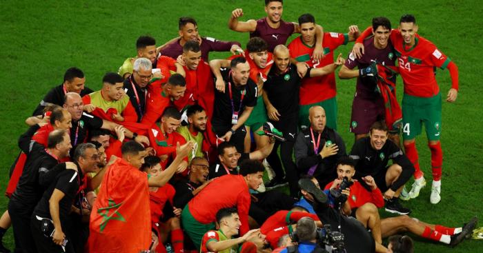Il Marocco fa la storia ai Mondiali, Varese esplode di gioia: centro invaso dalla festa dopo il 3-0 al Canada