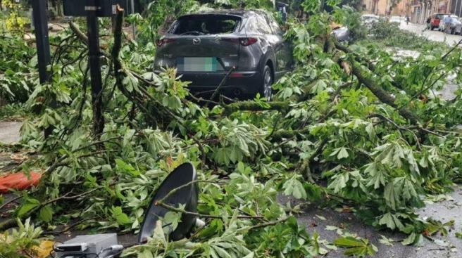 Tempesta sulla Lombardia: raffiche fino a 150 km/h, centinaia di interventi e due feriti