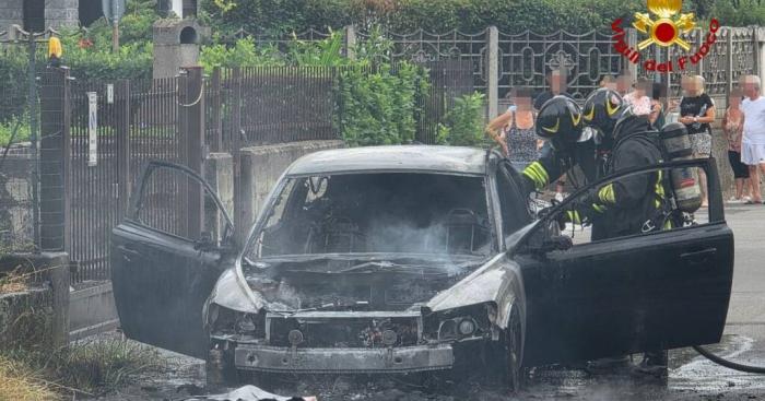 Auto in fiamme a Fagnano Olona: paura in via Papa Giovanni XXIII
