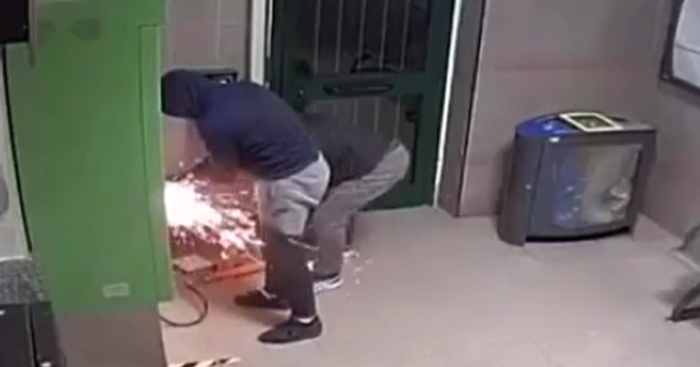 Furti con spaccata nelle stazioni della linea S3 tra Saronno e Milano: bottino da 300mila euro, banda in manette