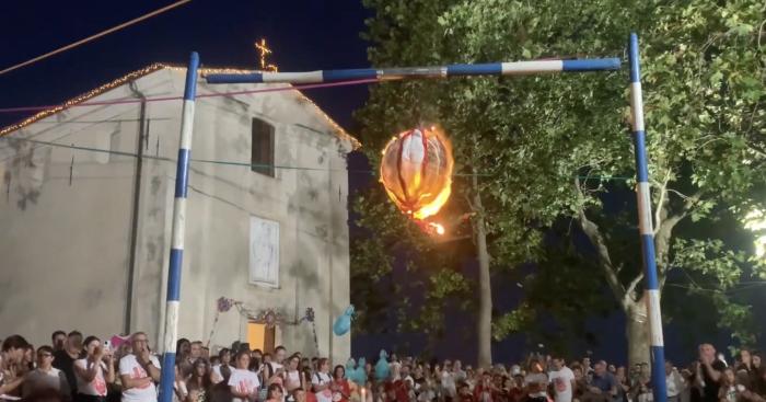 Casciago, acceso il pallone di Sant’Eusebio: al via la festa della comunità
