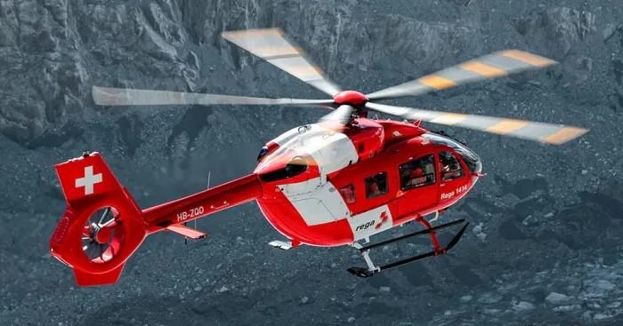 Cade per dieci metri mentre lavora sull’alpe: 27enne italiano in pericolo di vita