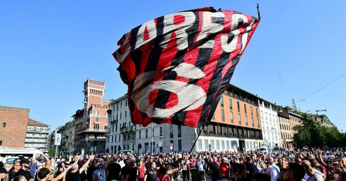 Milano si ferma per Franco Baresi: l’ultimo saluto al leggendario capitano del Milan