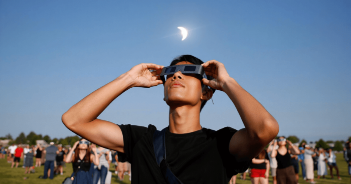 Eclissi del 12 agosto, è caccia agli occhiali: scorte esaurite e prezzi alle stelle