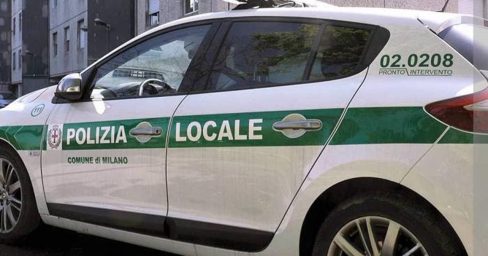 Milano, cinque agenti della polizia locale arrestati: spariti 1.400 euro dopo un fermo