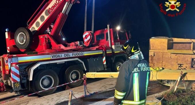 Perde il controllo dell’auto e finisce nel torrente: paura nella notte a Ispra