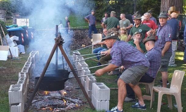 Cuvio, domenica torna la Castagnata Alpina tra sapori autunnali, musica e iniziative per bambini