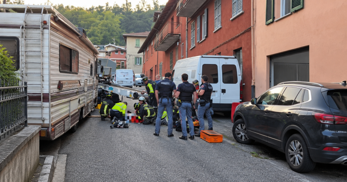 Incidente sul lavoro a Como, 44enne schiacciato da una piattaforma elevatrice