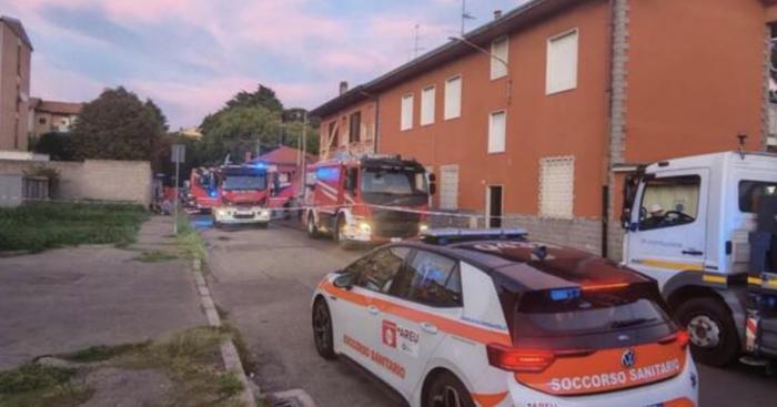 Incendio in una casa di via Motta a Busto Arsizio: fiamme su due piani